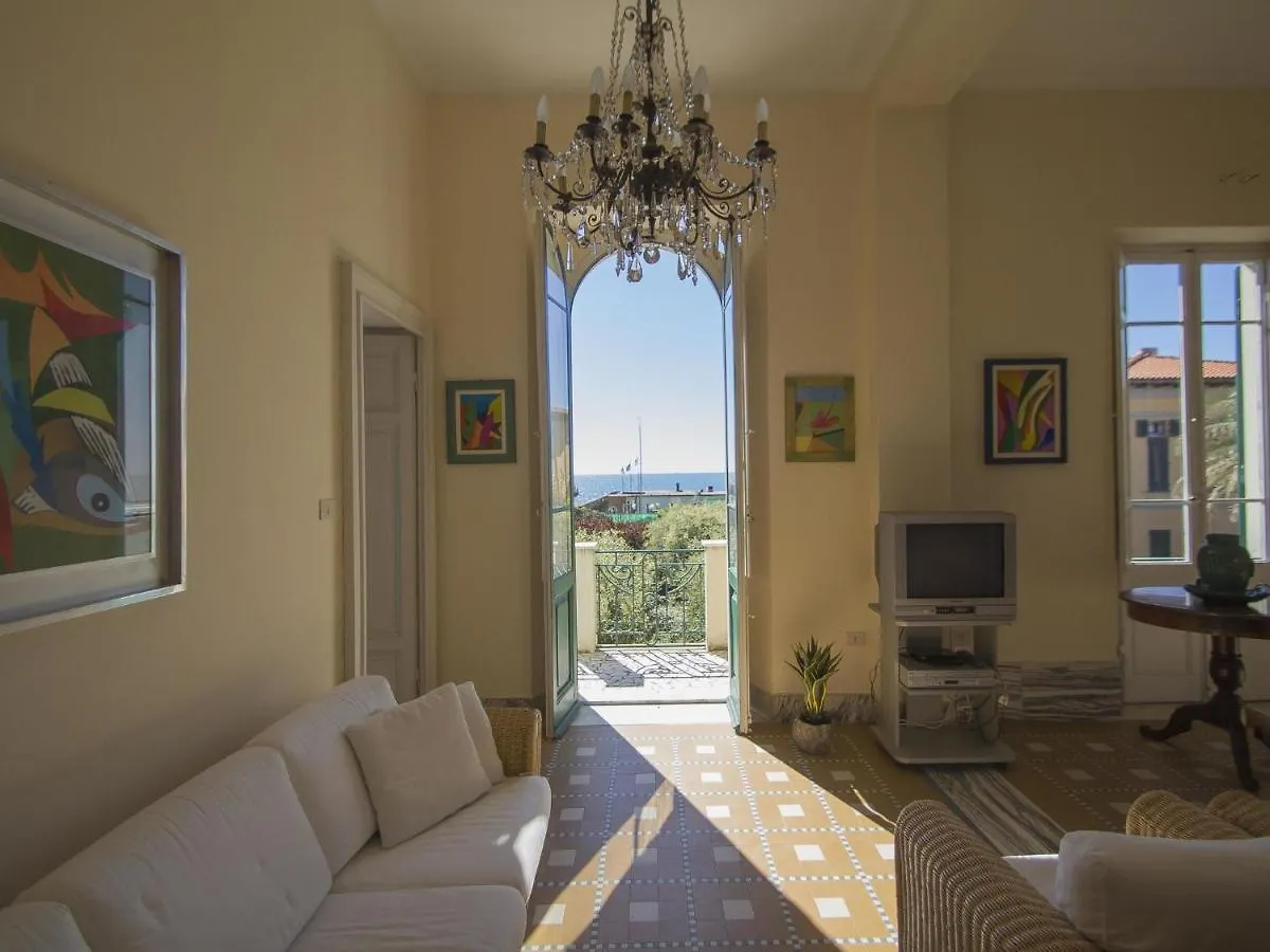 Apartment Locazione Turistica Villa Nicodemi Marina di Massa Italy