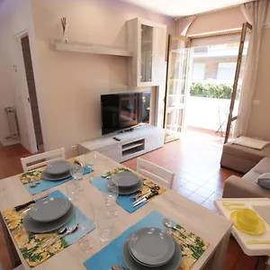 Appartamento House, 300 M Dal Mare,, Marina di Massa
