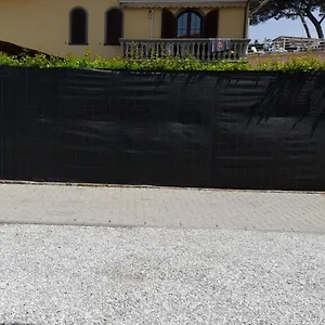 Appartamento Completamente Rinnovato, Con Giardino, A 100 Mt Dal Mare, Marina di Massa